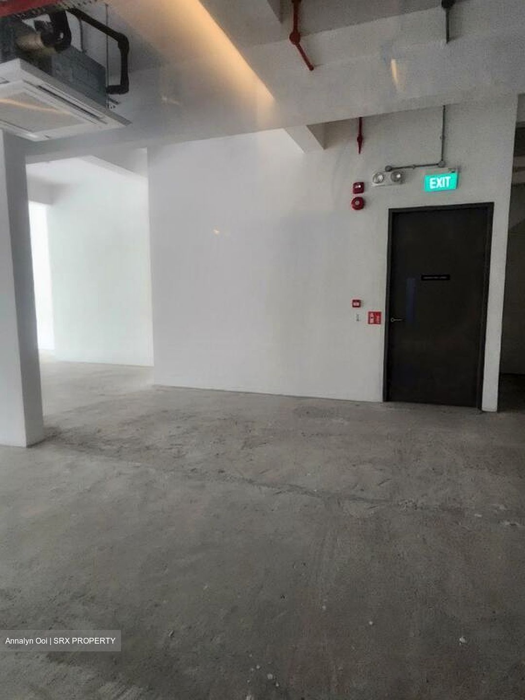 North Canal Road (D1), Retail #518318281